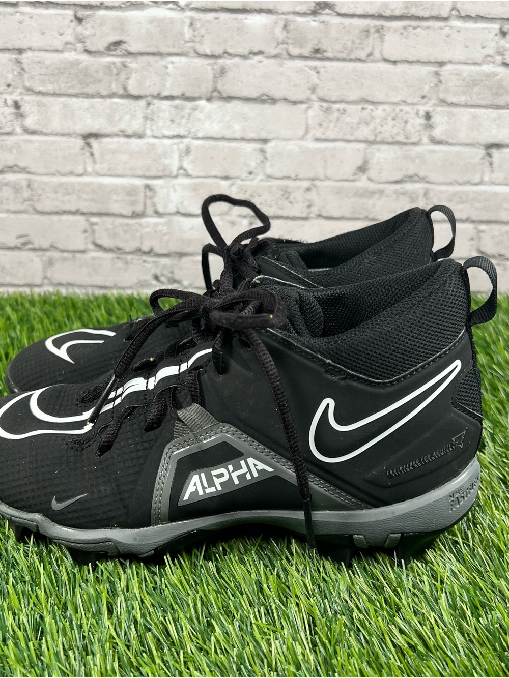 Nike Alpha Menace 3 Youth Football Cleats Black 5.5Y